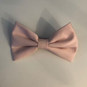 Blush Bow